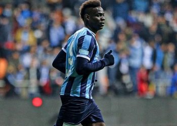 Mario Balotelli trafik kazası geçirdi: Ambulansla hastaneye götürüldü