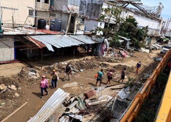 Meksika’nın Acapulco kenti, Otis Kasırgası’nın akabinde çöp yığınına döndü