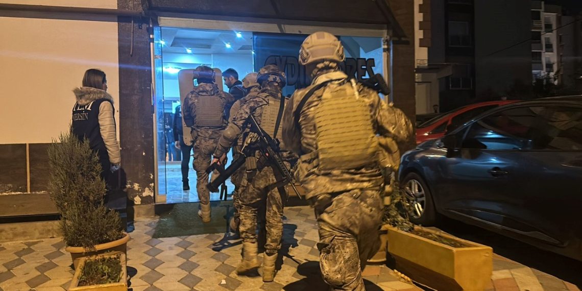 Mersin’de terör örgütlerine operasyon: 12 gözaltı kararı