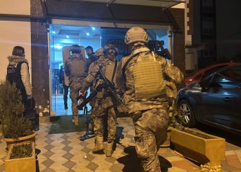 Mersin’de terör örgütlerine operasyon: 12 gözaltı kararı