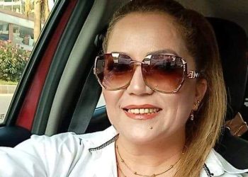 Mersin’de vahşet: Ölmediğini fark edince makasla saldırdı