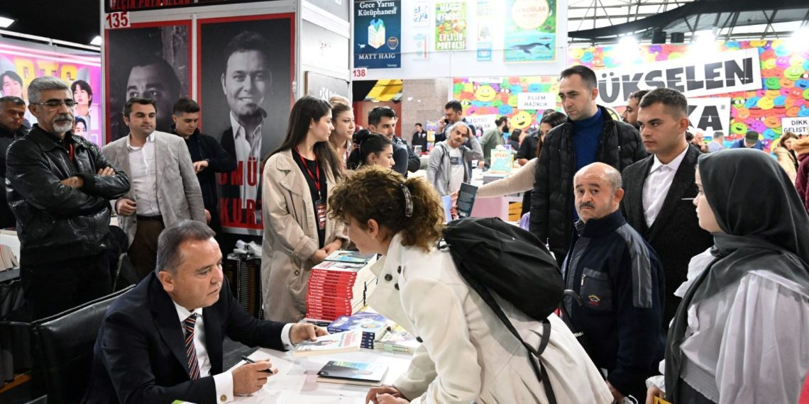Müellifler 13. Antalya Kitap Fuarı’nda okurlarıyla buluşuyor
