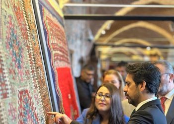 Renkten Motife Anadolu Kilimleri Standı Sultanahmet’te açıldı
