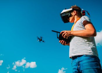 Rusya, okullarda İHA kullanımı eğitimine hazırlanıyor