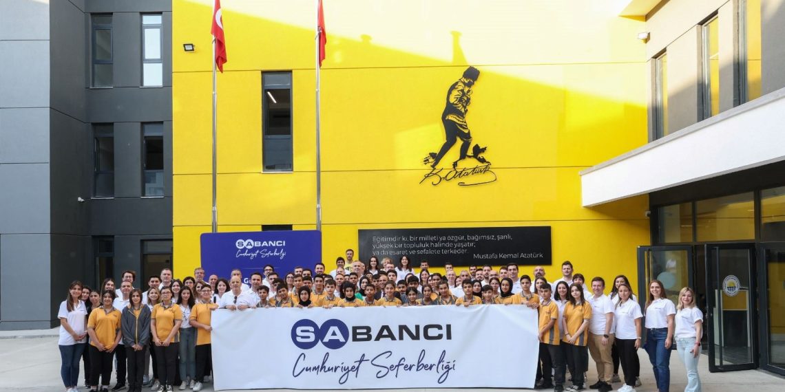 Sabancı Topluluğu sarsıntı bölgesinde eğitime katkı yapmaya devam ediyor