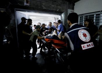 Şifa Hastanesi Hekimi Malhis’ten dünyaya davet: “Bizi kurtarın yoksa öleceğiz”