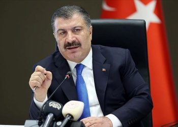 Sıhhat Bakanı Koca, Defne Devlet Hastanesi’nde doğan birinci bebeğin fotoğrafını paylaştı