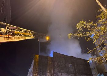 Şişli’de bir binanın çatısında yangın
