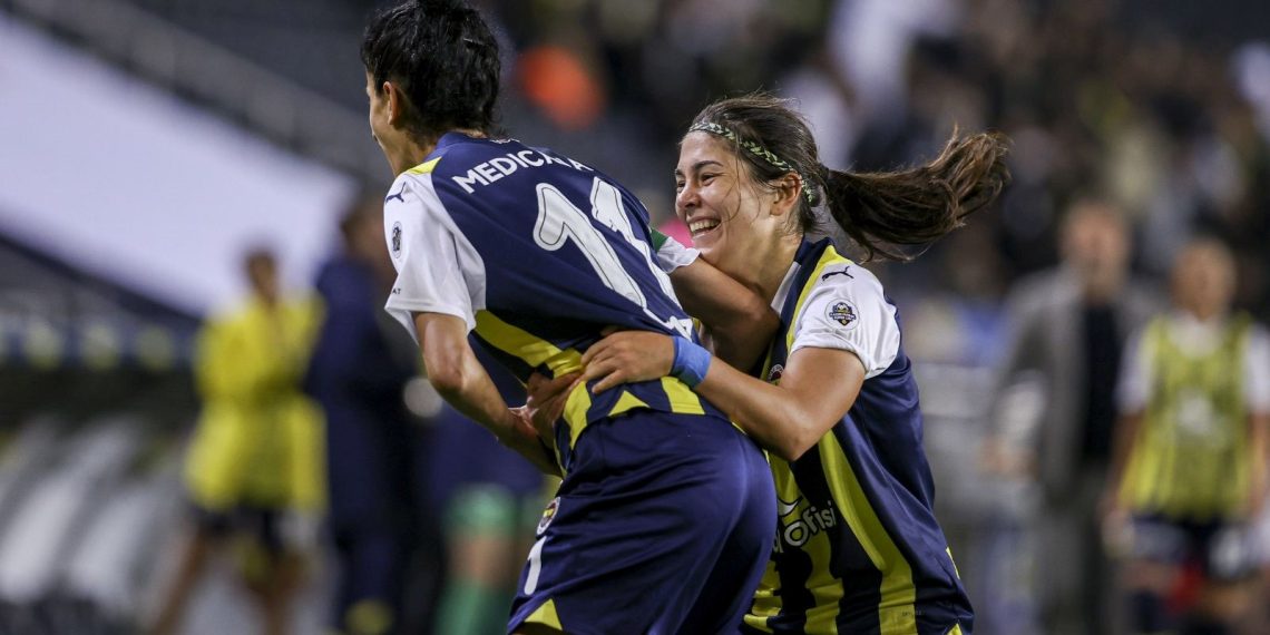 SON DAKİKA: Bayanlar derbisinde kazanan Fenerbahçe