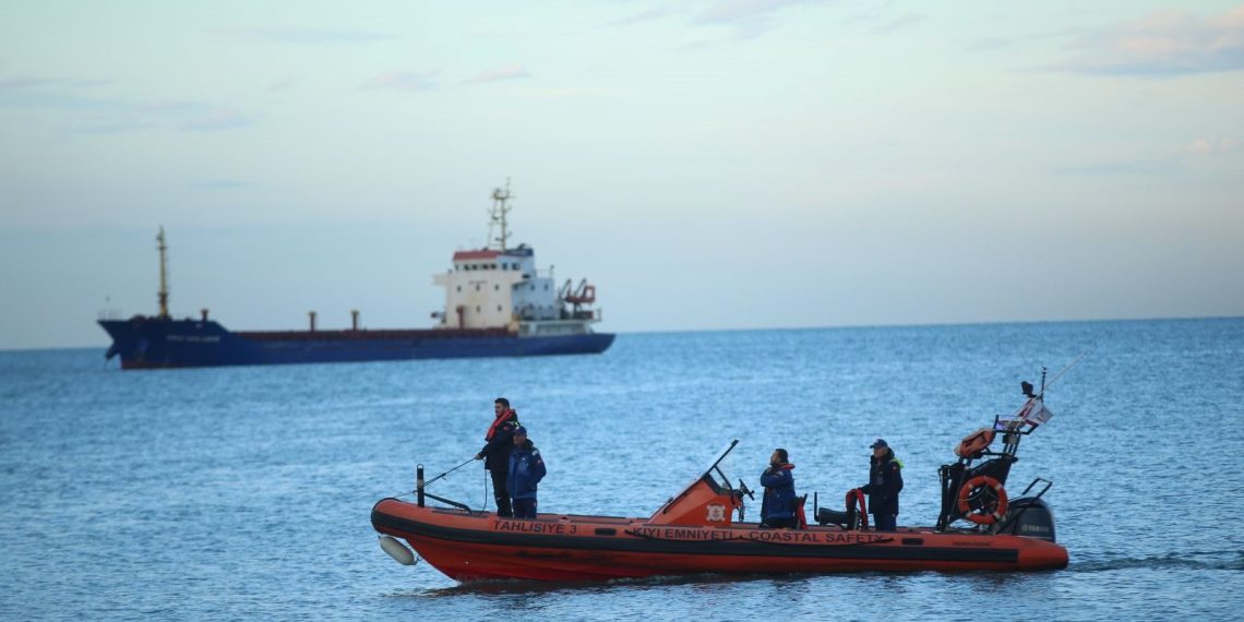 SON DAKİKA HABERİ: Batan gemiden bir kişinin daha cansız vücuduna ulaşıldı