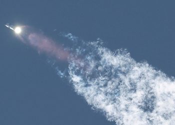 Starship’in test uçuşunun 8’inci dakikasında roketle ilişki kesildi