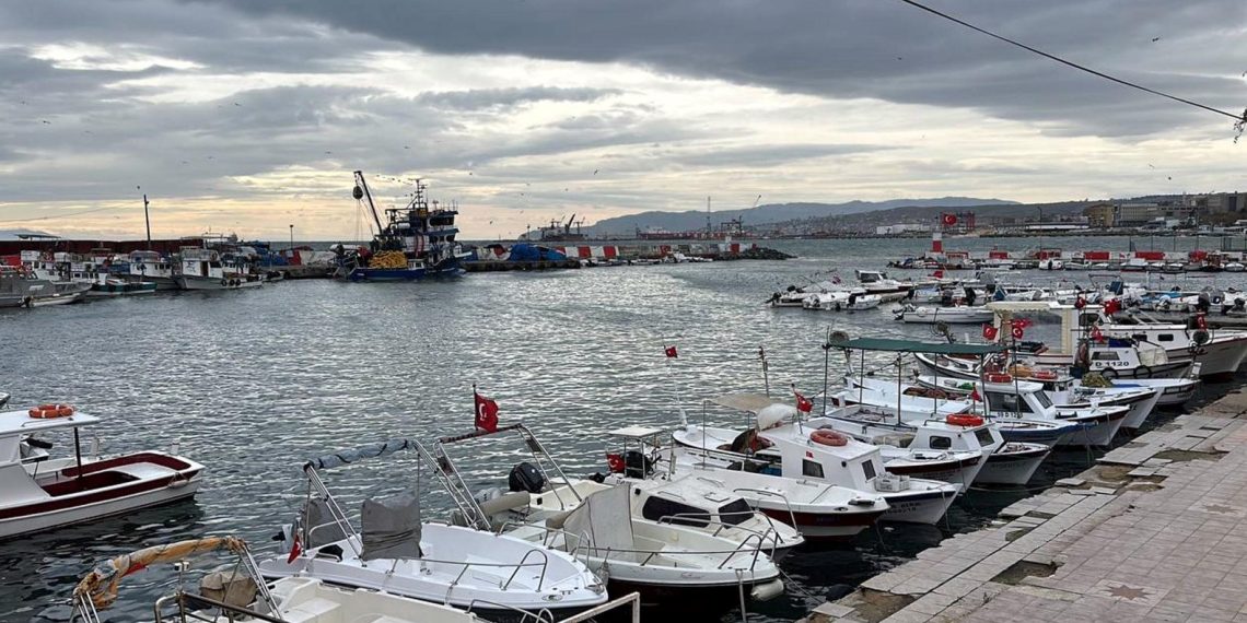 Tekirdağ’da deniz ulaşımına lodos manisi