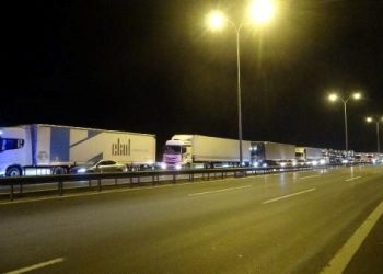 TEM Otoyolu’nda kaza: 10 kilometrelik araç kuyruğu oluştu