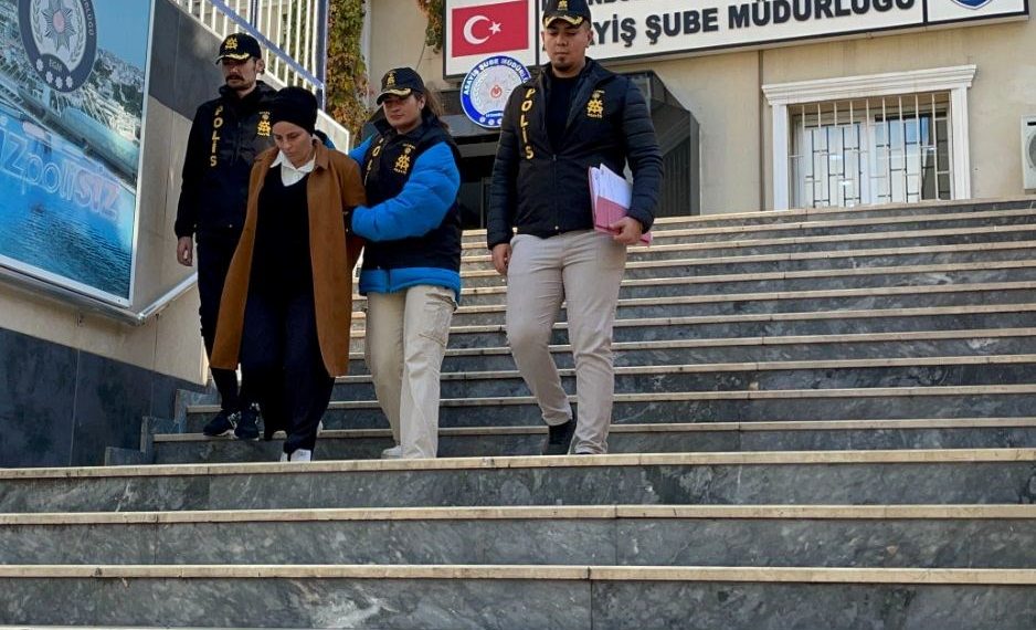 TikTok’ta para karşılığı müstehcen yayın yapan bayan gözaltına alındı