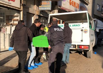 Tıpkı konuttaki Suriyeliler ortasında bıçaklı arbede: 1 meyyit, 2 yaralı