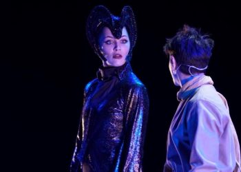 Tiyatroya uyarlanan Küçük Prens’in prömiyeri yapıldı