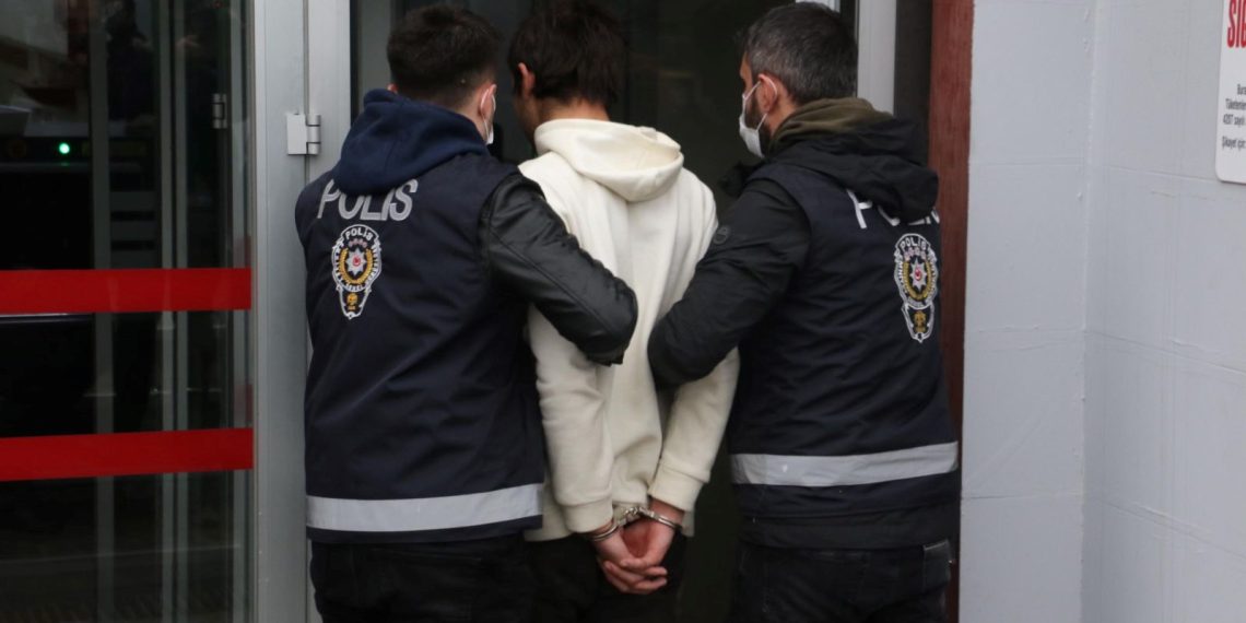 Toplumsal medyada Filistinlilere taarruza dayanak iletisine gözaltı