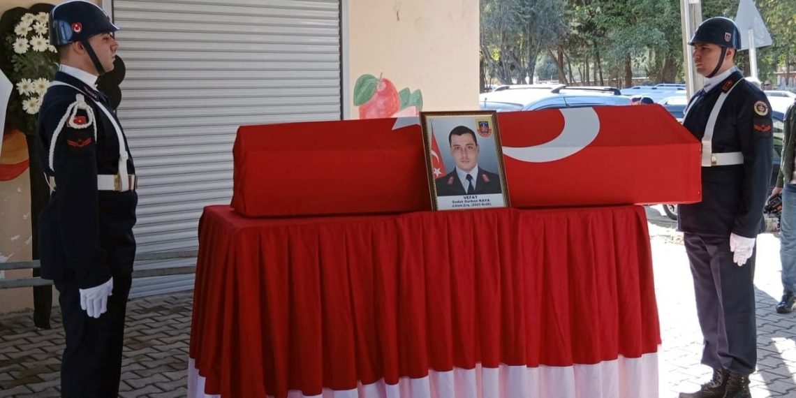 Trafik kazasında ölen uzman çavuş son seyahatine uğurlandı