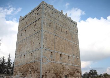 Uzuncaburç Antik Kenti’ndeki 2400 yıllık kule restore edildi