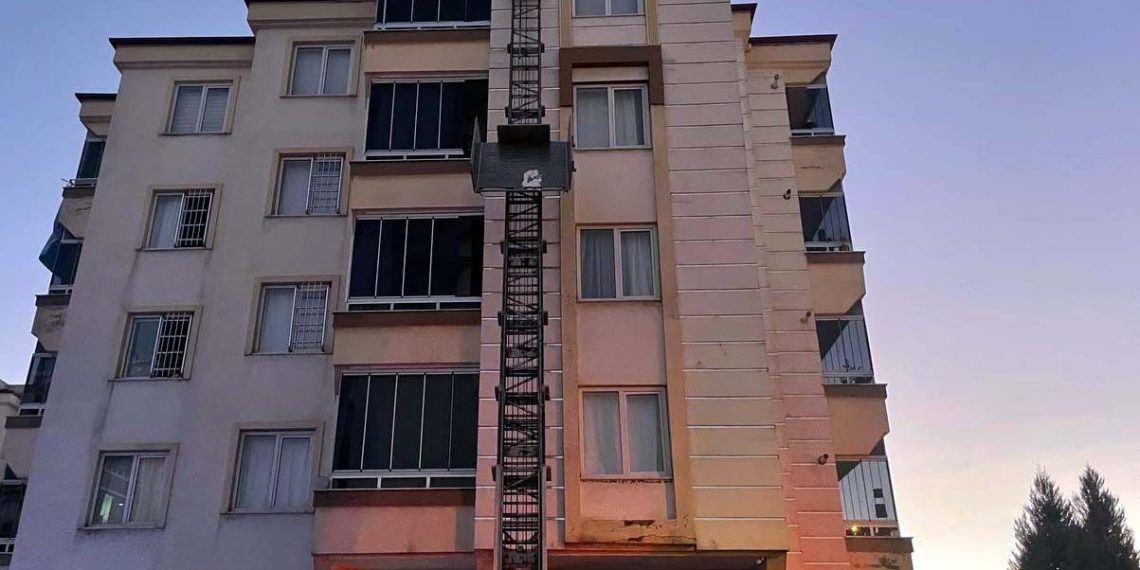 Yük asansörü faciasında can kaybı 2’ye yükseldi
