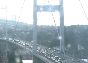 Zincirleme kaza 15 Temmuz Şehitler Köprüsü’nü kilitledi