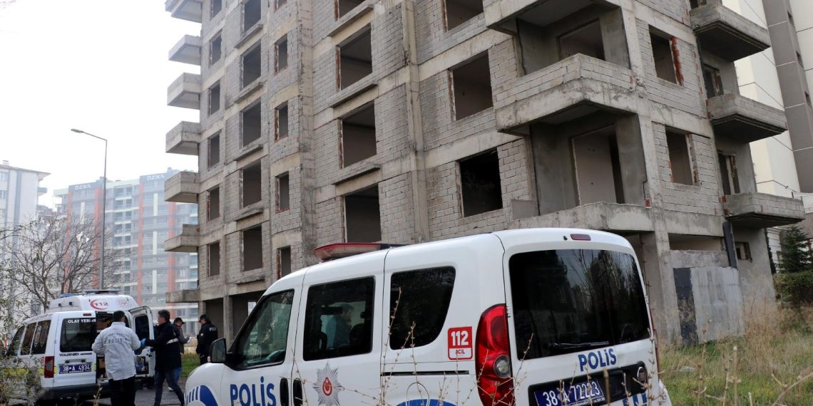 13 yaşındaki çocuk, 12 yaşındaki arkadaşını öldürdü