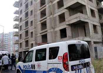 13 yaşındaki çocuk, 12 yaşındaki arkadaşını öldürdü