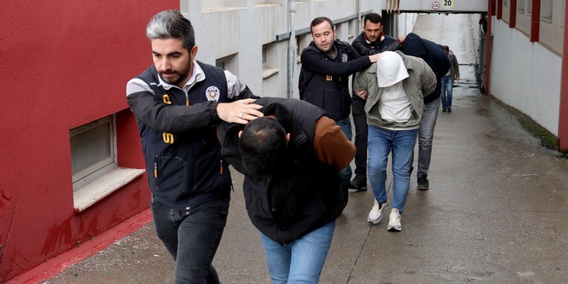 150 milyon TL’lik sazan sarmalı vurgunu