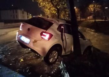 2 çocuk araba kaçırdı: Sonu hastanede bitti