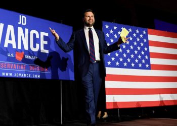 ABD’li senatör: Ukrayna, Rusya’ya kimi topraklarını vermek zorunda kalacak