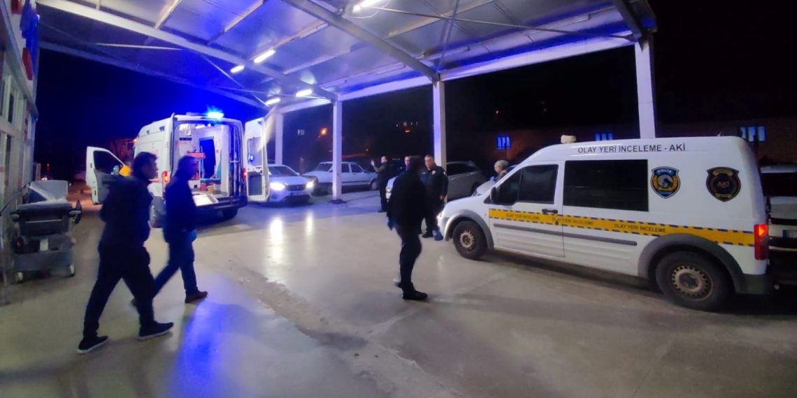 Adana’da arbedede bıçakla yaralanan genç hastanede öldü