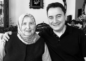 Ali Babacan’ın acı günü: Annesi Güner Babacan hayatını yitirdi