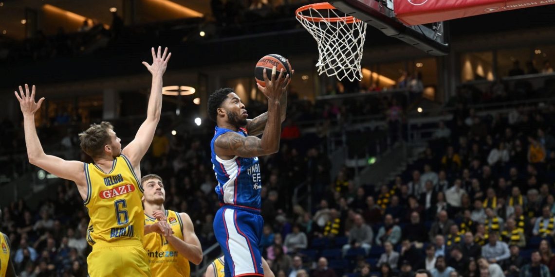 Anadolu Efes, ALBA Berlin’i deplasmanda mağlup etti