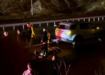 Anne ve oğlunun acı sonu: Yolun karşısına geçerken cip çarptı