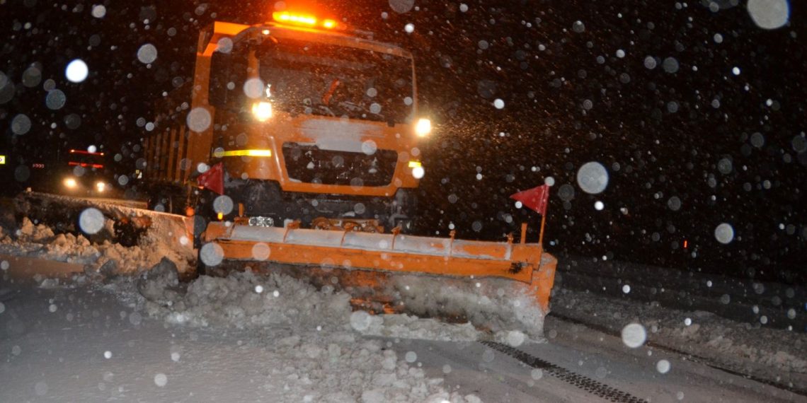 Antalya-Konya karayolunda ağır kar: Ağır tonajlı araçlara müsaade verilmiyor