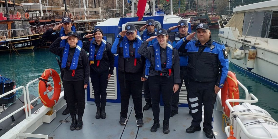 Antalya’da engelli gençler 1 günlüğüne polis oldu