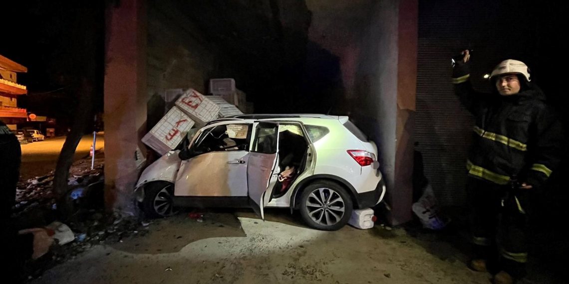 Antalya’da suratını alamayan araba meskenin deposuna daldı: 1 yaralı