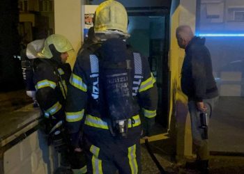 Apartmanın bodrumunda çıkan yangın kaygı dolu anlar yaşattı