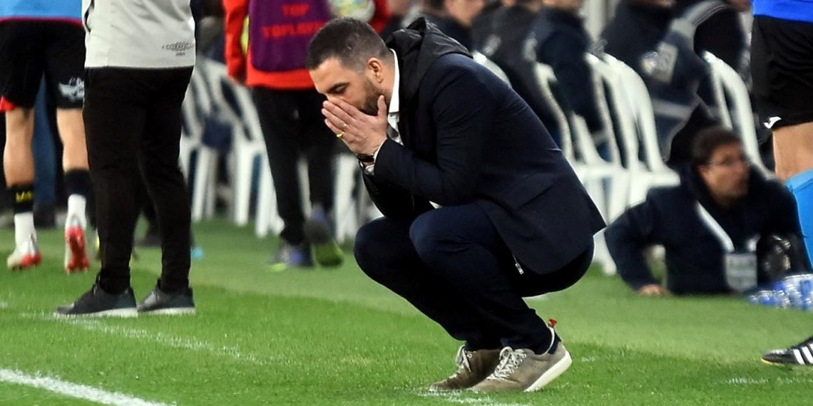 Arda Turan isyan etti: Bu hallere düşecek adam değilim