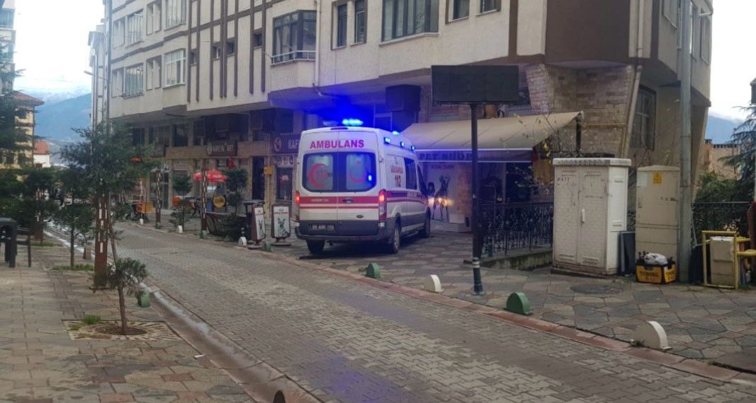 Artvin’de düzmece içkiden vefat kuşkusu