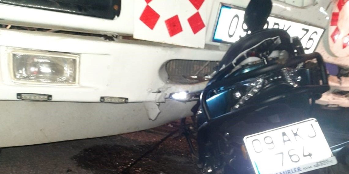 Aydın’da kaza: Motosiklet kamyona ok üzere saplandı