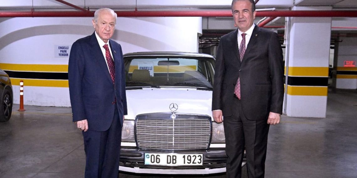 Bahçeli’den milletvekili Başkan’a ikram klasik araba
