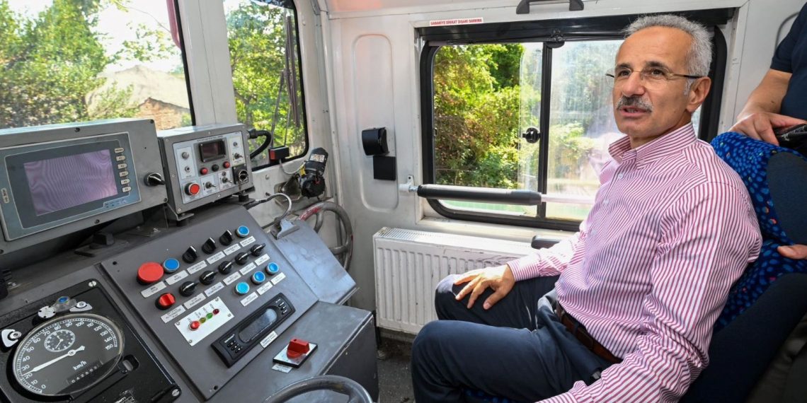 Bakan Uraloğlu: 2035 yılında her iki araçtan biri elektrikli olacak