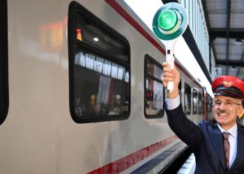 Bakan Uraloğlu Turistik Doğu Ekspresini uğurladı