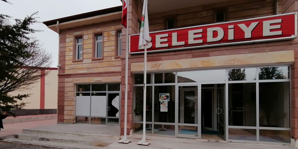 Belediye binasından çelik kasa çalan kuşkulu tutuklandı