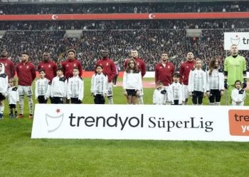 Beşiktaş, İstek Çalımbay ile ligde birinci mağlubiyetini aldı