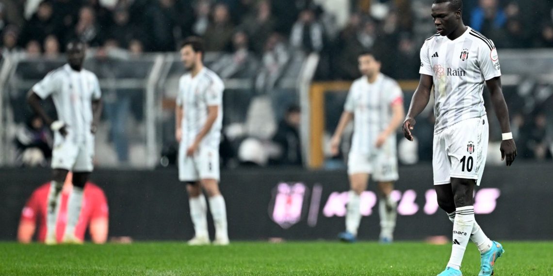 Beşiktaş, şampiyonluk yarışından gitgide uzaklaşıyor