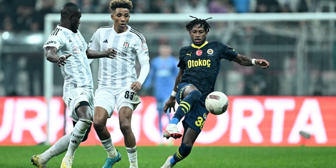 Beşiktaş’ta birinci yarıda 2 sakatlık