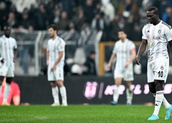 Beşiktaş’tan 5 oyuncuya takım dışı kararı