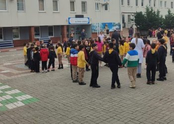 Bir ilçede okullara zelzele tatili